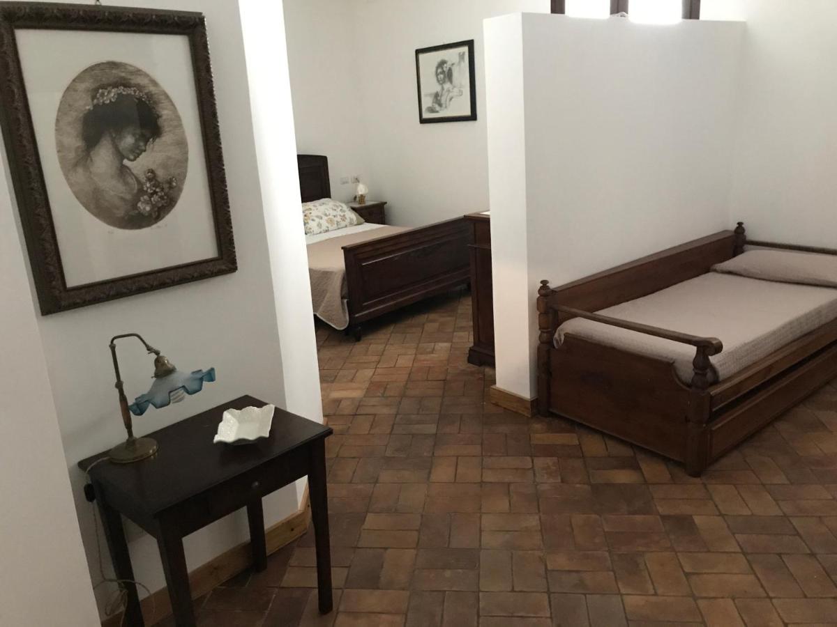 Le Prigioni Del Palazzo B&B 索拉 客房 照片