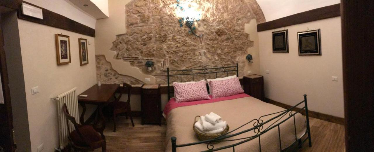 Le Prigioni Del Palazzo B&B 索拉 外观 照片