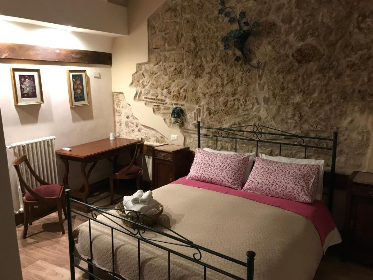 Le Prigioni Del Palazzo B&B 索拉 外观 照片