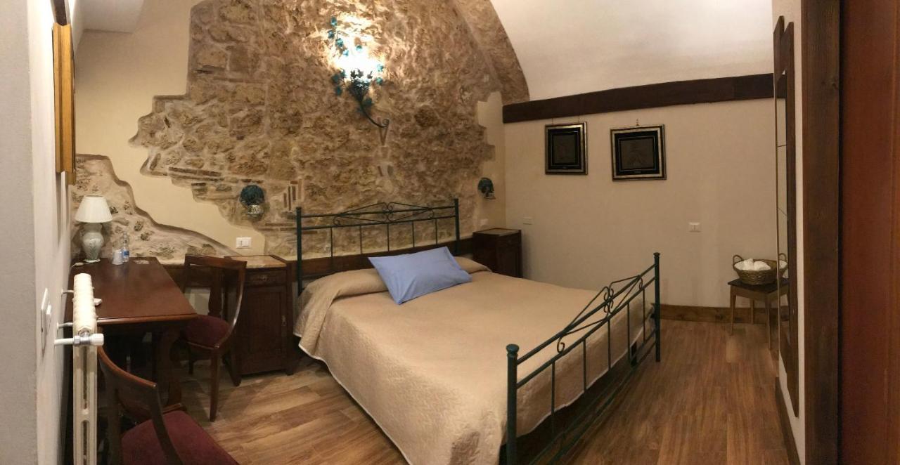Le Prigioni Del Palazzo B&B 索拉 外观 照片