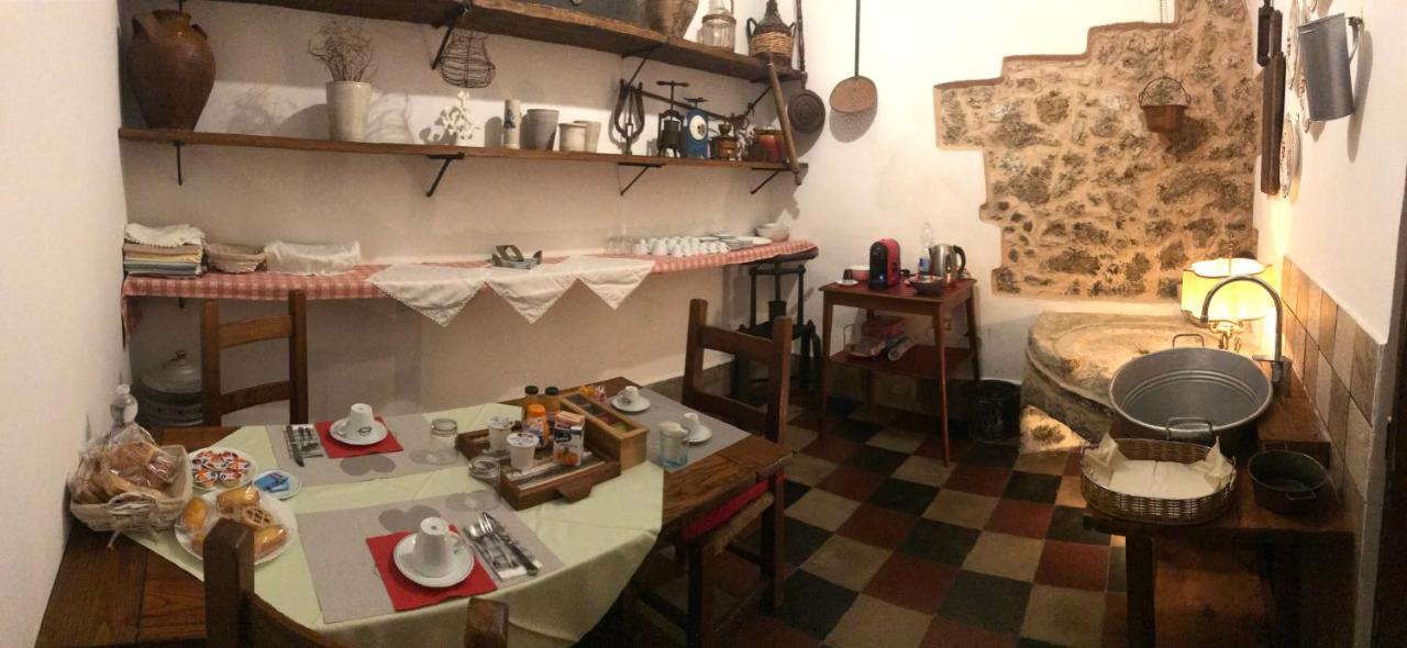Le Prigioni Del Palazzo B&B 索拉 外观 照片