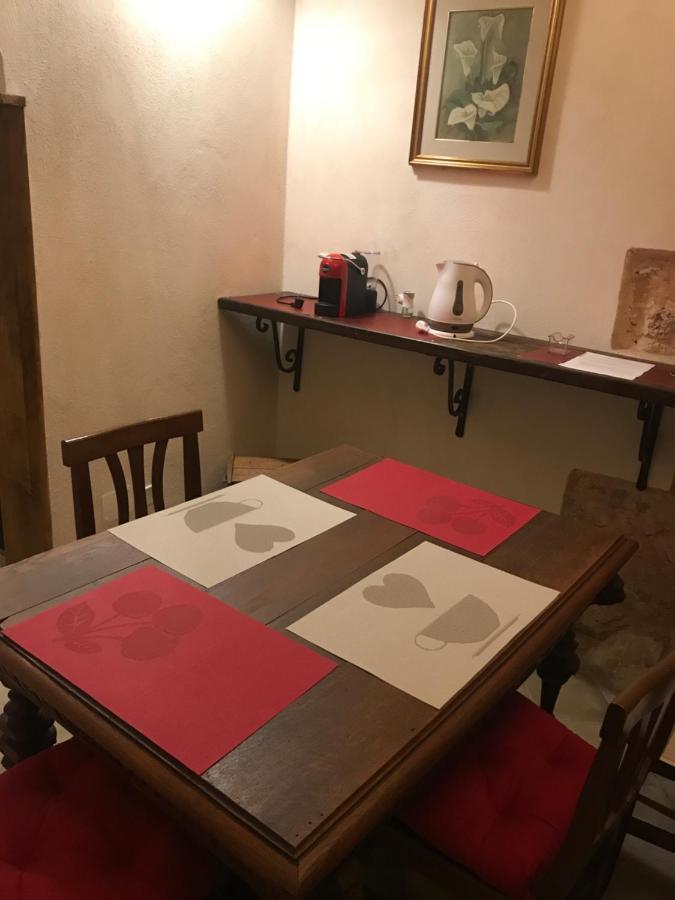 Le Prigioni Del Palazzo B&B 索拉 外观 照片