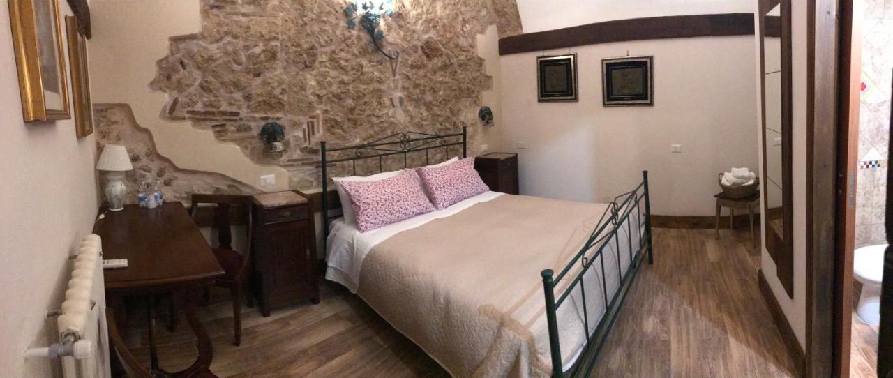 Le Prigioni Del Palazzo B&B 索拉 外观 照片