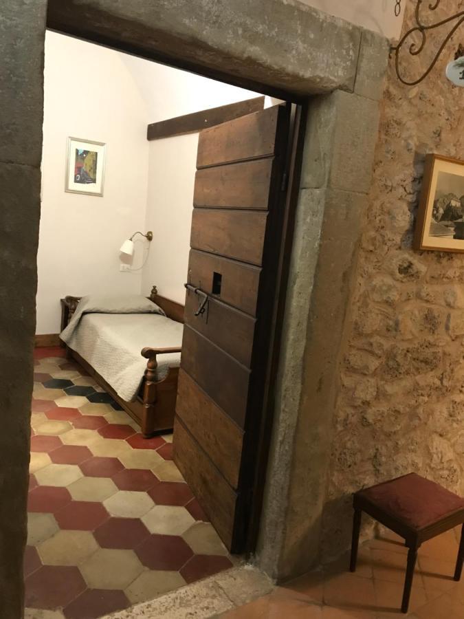 Le Prigioni Del Palazzo B&B 索拉 外观 照片