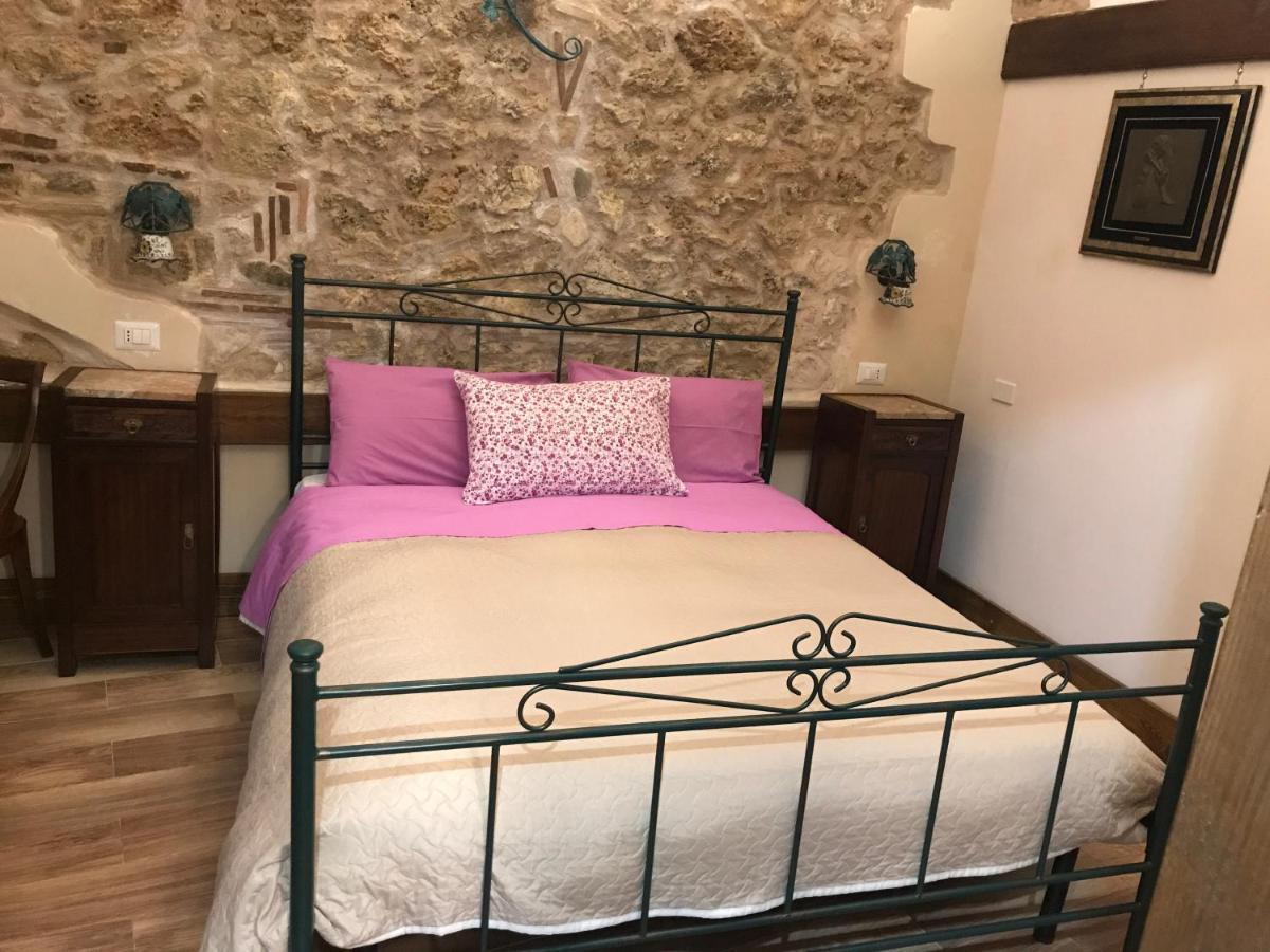Le Prigioni Del Palazzo B&B 索拉 外观 照片