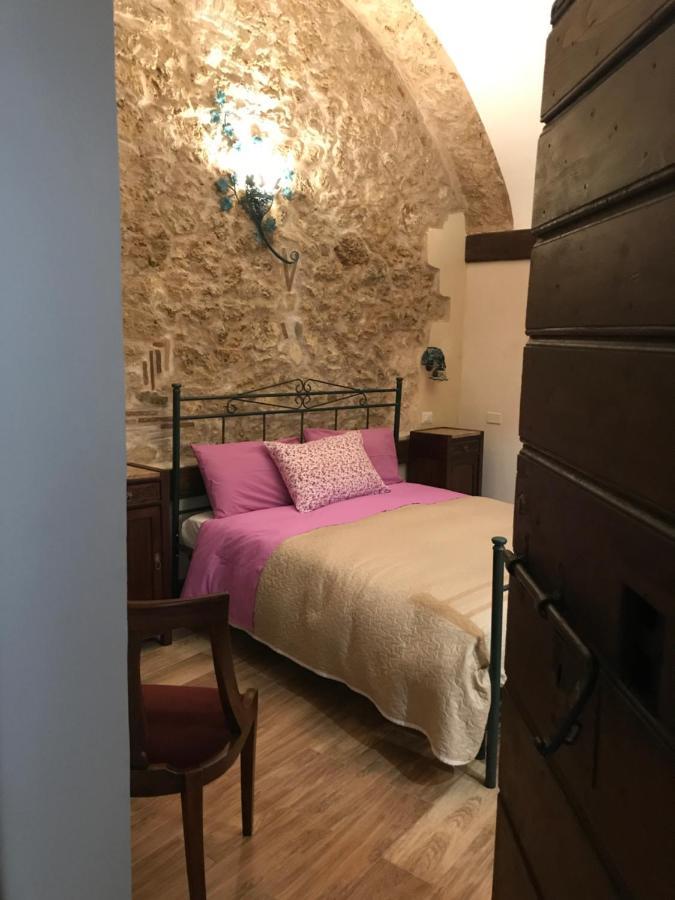 Le Prigioni Del Palazzo B&B 索拉 外观 照片