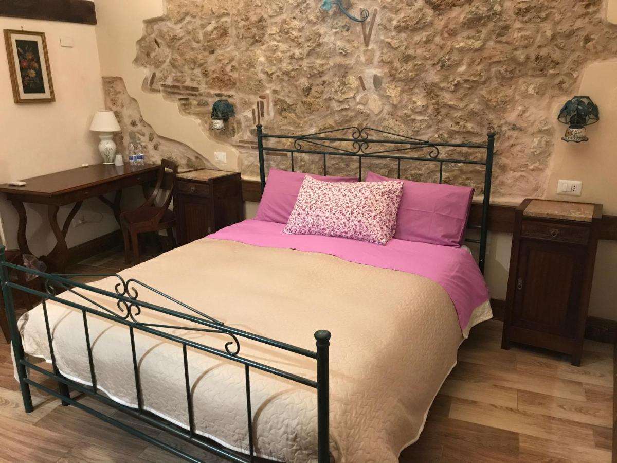 Le Prigioni Del Palazzo B&B 索拉 外观 照片