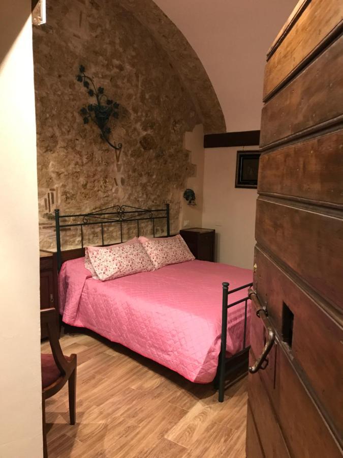 Le Prigioni Del Palazzo B&B 索拉 外观 照片