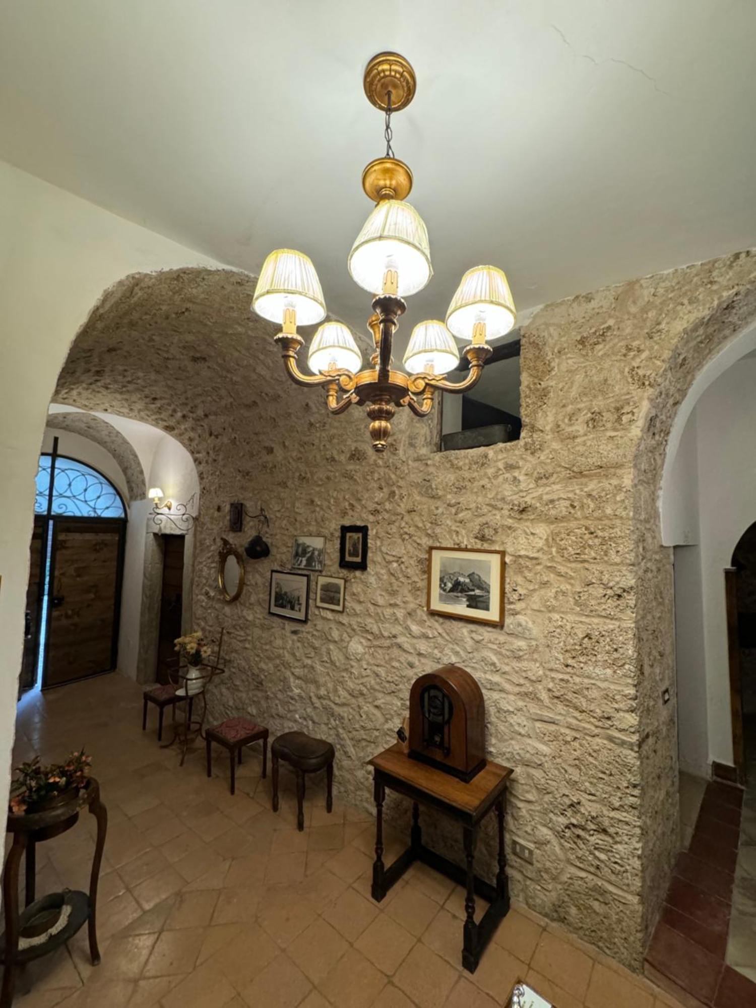 Le Prigioni Del Palazzo B&B 索拉 外观 照片