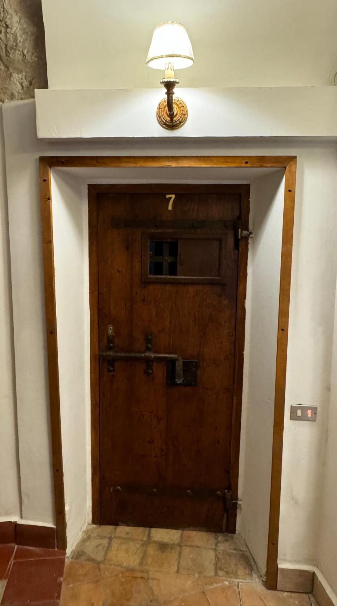 Le Prigioni Del Palazzo B&B 索拉 外观 照片