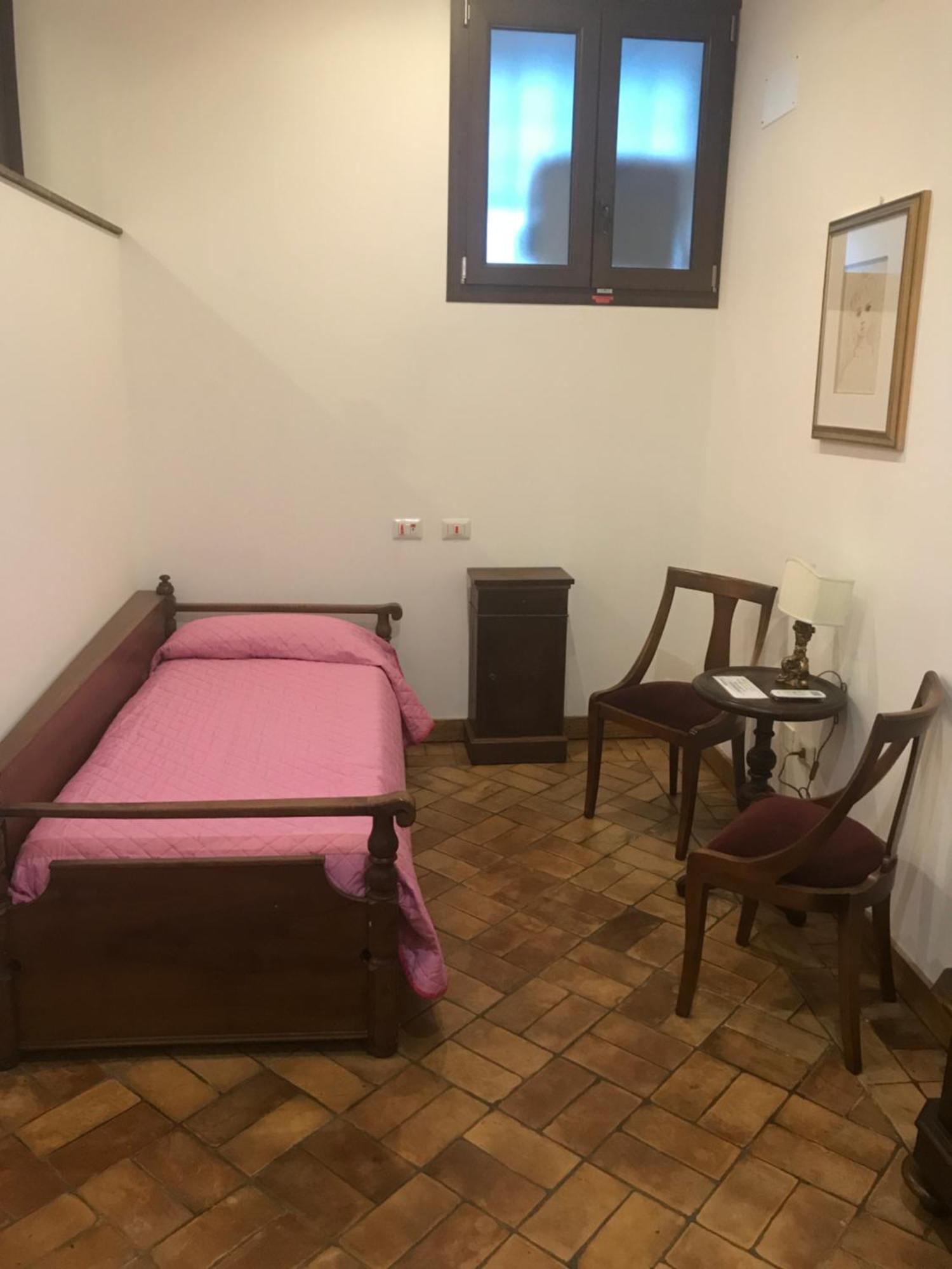 Le Prigioni Del Palazzo B&B 索拉 客房 照片