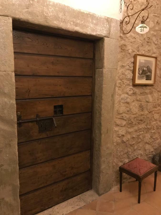 Le Prigioni Del Palazzo B&B 索拉 外观 照片