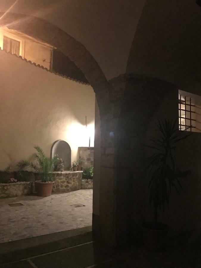 Le Prigioni Del Palazzo B&B 索拉 外观 照片