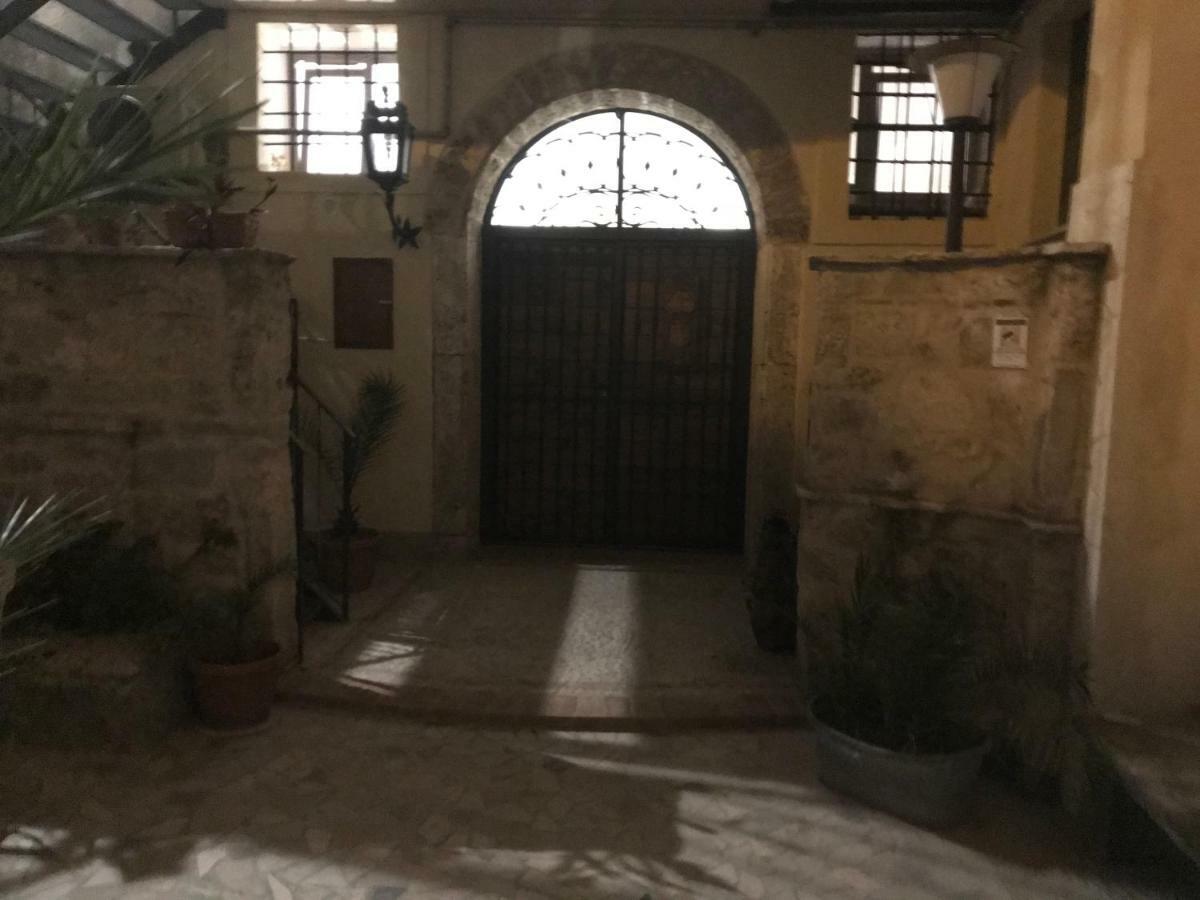 Le Prigioni Del Palazzo B&B 索拉 外观 照片