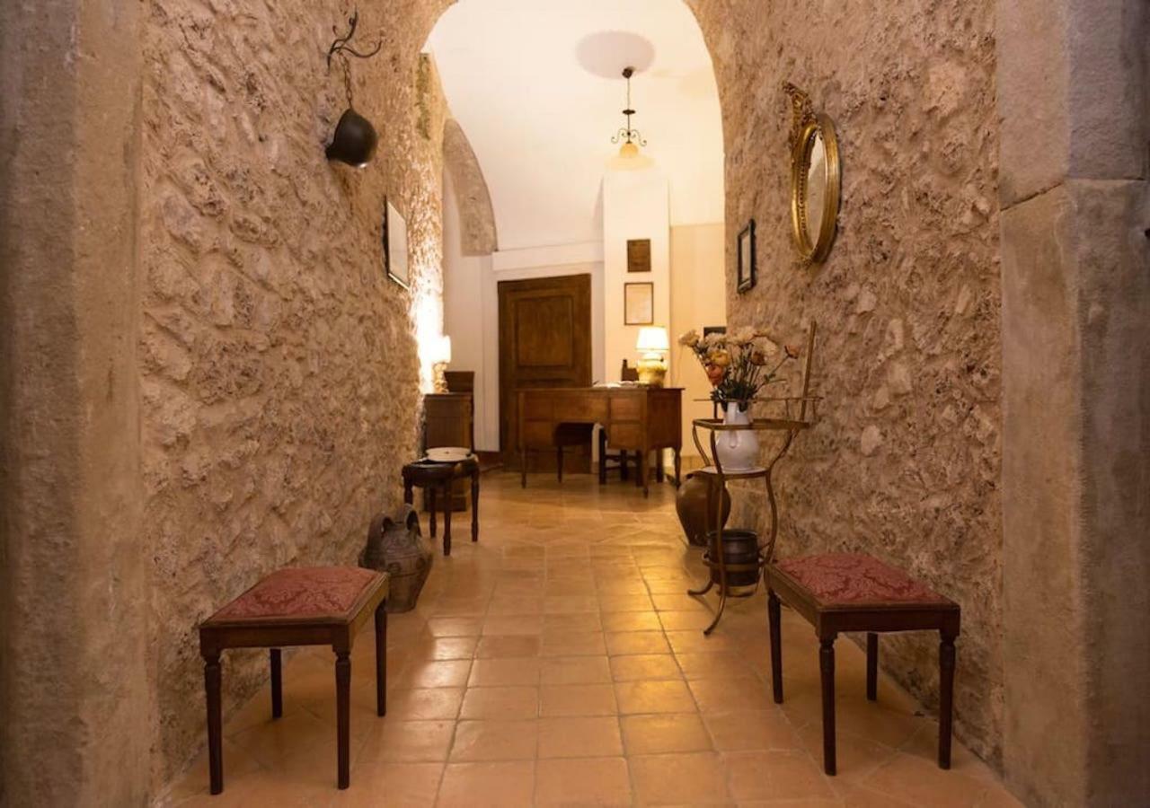Le Prigioni Del Palazzo B&B 索拉 外观 照片